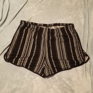 Black and white shorts size 2xl shein